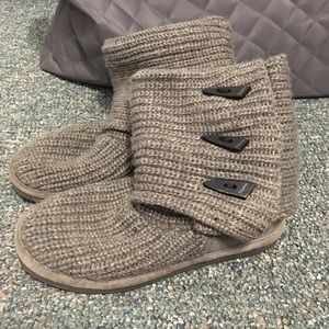 BearPaw grey knit boots